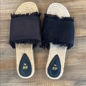 Small platform casual sandals